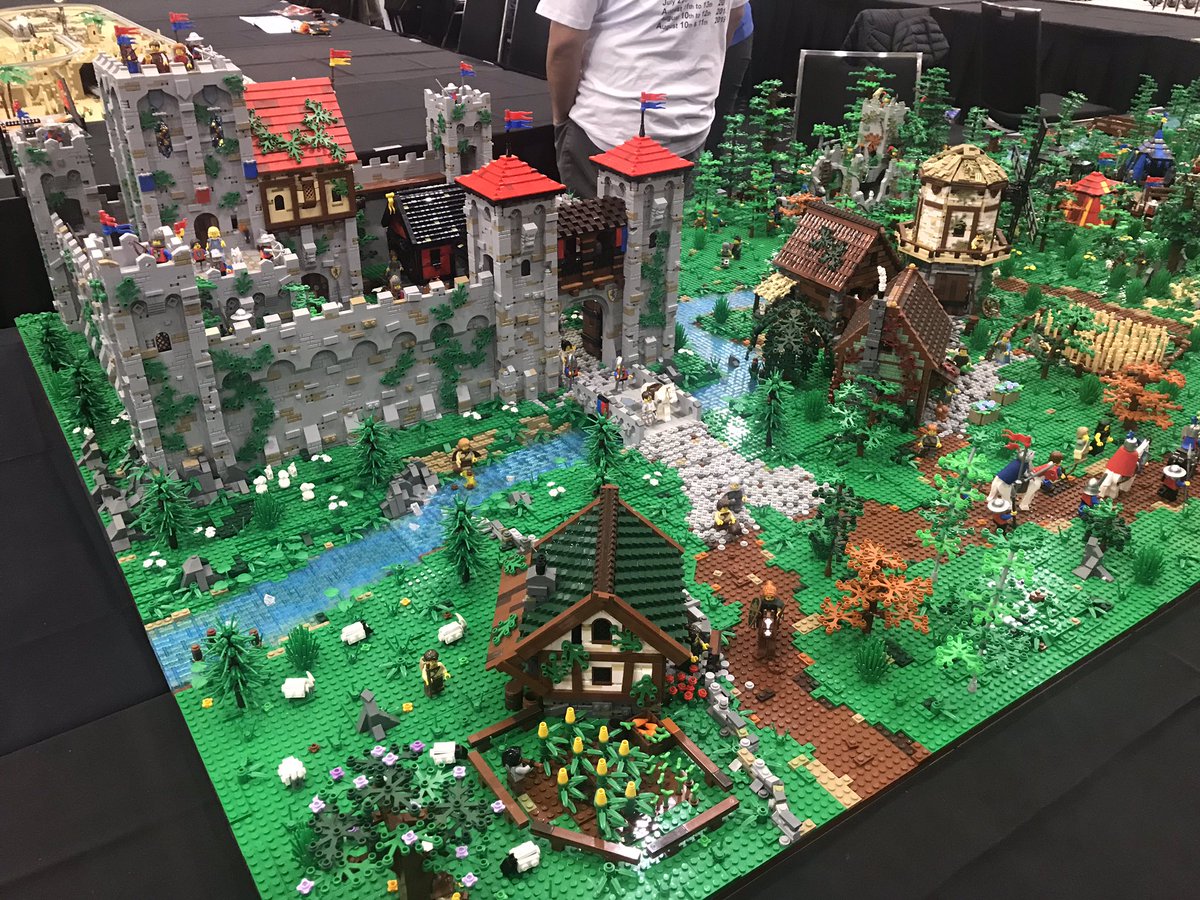 SydLUG's tweet photo. Congrats to SydLUG builders Gavin and Rod who took out Brick Expo’s Best in Show with their massive castle collaboration. #legocastles #moc #sydlug #brickexpo #sydluginterstate https://t.co/Gri3VxAtYs