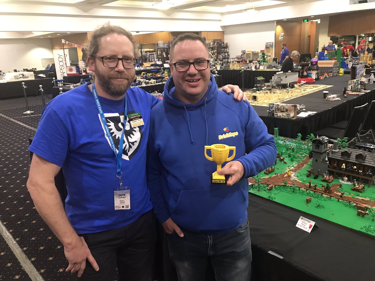 SydLUG's tweet photo. Congrats to SydLUG builders Gavin and Rod who took out Brick Expo’s Best in Show with their massive castle collaboration. #legocastles #moc #sydlug #brickexpo #sydluginterstate https://t.co/Gri3VxAtYs