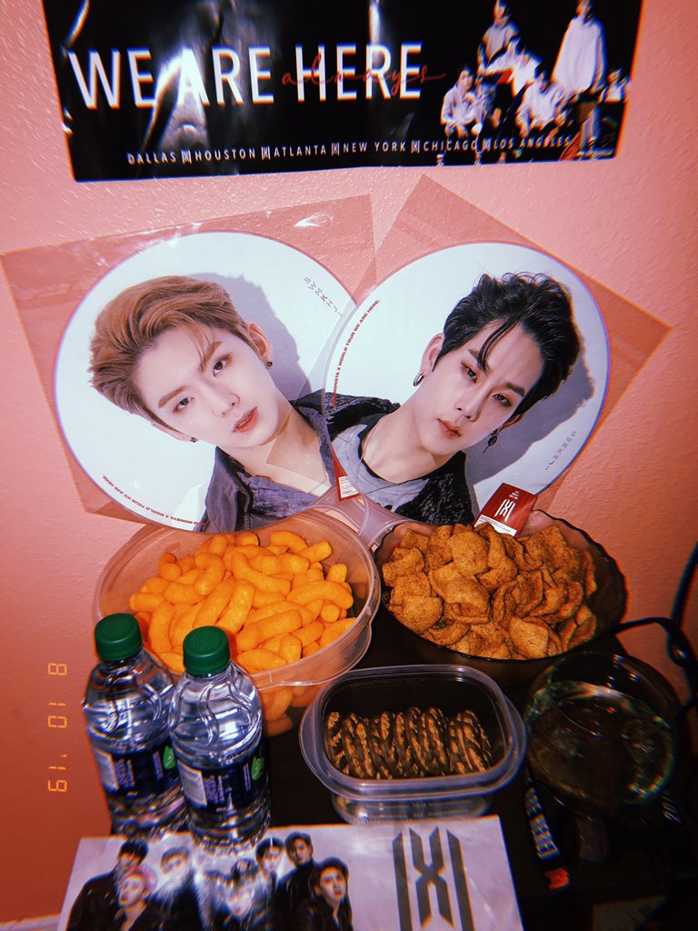 woowinkz's tweet photo. MONSTA X VLIVE
PARTAAAAAAAAAAAAAAY W @IMWHAELIN ๐โจ๐ฅณ
come thru monbebes we got snacks ๐โค๏ธ
#WEAREHERETOUR #MonstaXinLA #MONSTAXVLIVE #MX #MonstaXinHouston #Monbebes @OfficialMonstaX #VLIVE https://t.co/dzuXLFGkcF