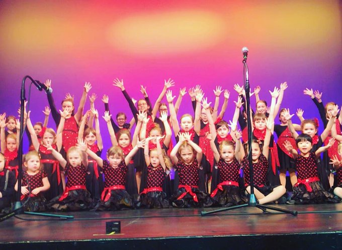 Kids performing on stage = adorable. Spotlight Performing is located in Sherwood Park and has fall classes<a href="/tag/shpk"class="tags"><span>#shpk</span></a>