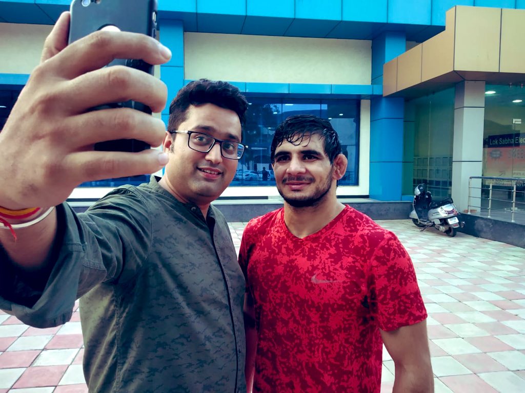 rjabhishek's tweet photo. The love and support that the entire Pehelwan community has shown to the campaign #GaddhaPehelwan is humbling, shows what metal these champions are made of. 

“पहलवान युही नहीं पहलवान कहलाते”

@WrestlerSushil @BajrangPunia https://t.co/EQIxmC4eo0