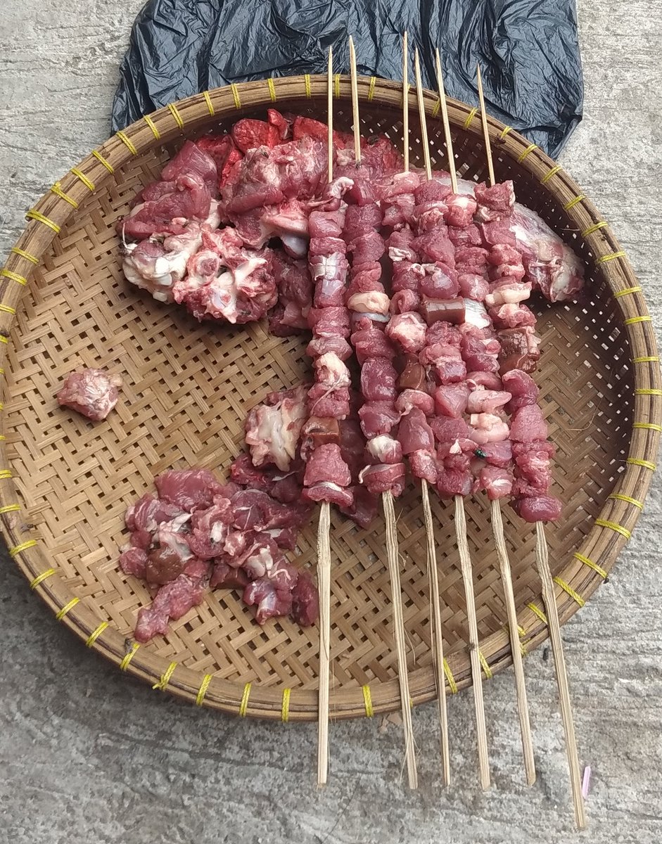 muhlis___'s tweet photo. Sate Kambing atau Sate ruse koro aku ?? #EidAlAdha https://t.co/OPyz7huEqD