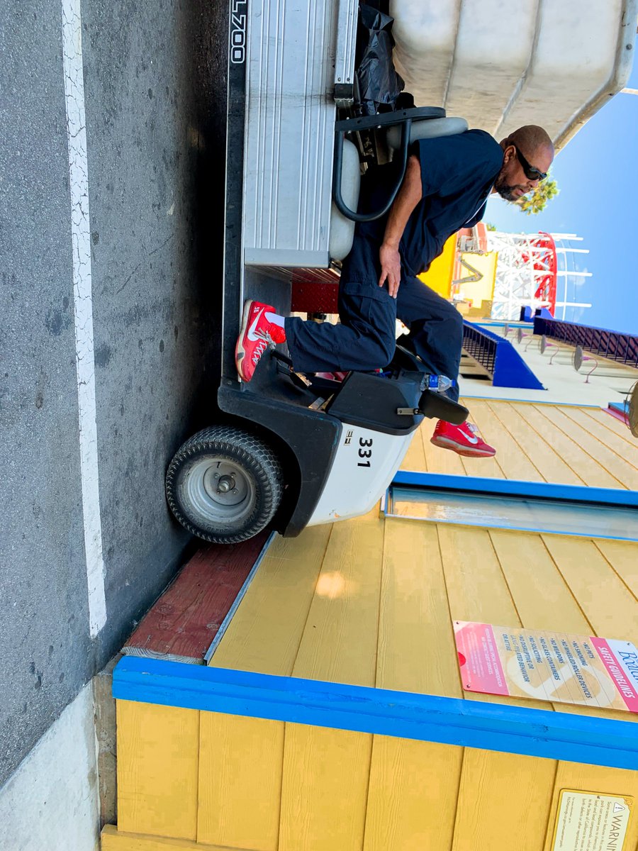 soakedinsalt's tweet photo. Street photography - "Safety Guidlines" #street #photography #santacruz #streetphotography #digitalsalt #soakedinsalt #streetzone #streetizm #lifeframer #burnmyeye #streetleaks #everybodystreet #streetfotosf #boardwalk #santacruzbeachboardwalk #summer https://t.co/TSA9Z3t9EM