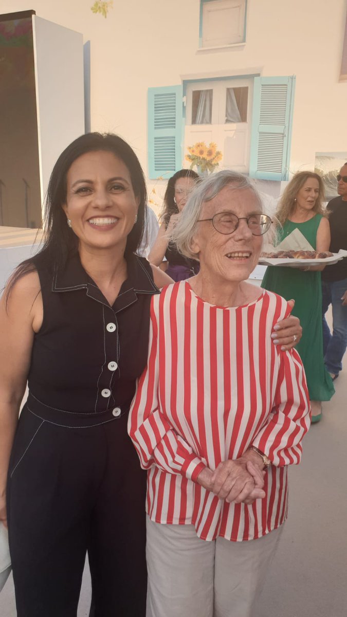 ערב ערב ט באב פגשתי בכב' השופטת דליה דורנר. אשה שאהבת החינם שלה ניכרה בפסיקתה: פתיחת קורס הטיס לנשים, הגנה על הזכות לחינוך של ילדים עם מוגבלות, דאגה לאזרח הקטן למול הבנקים, התנגדות לקיצוץ בקצבאות ועוד. אוהבת אותך, כבודה. #אהבתחינם_לאוהב/תחינם