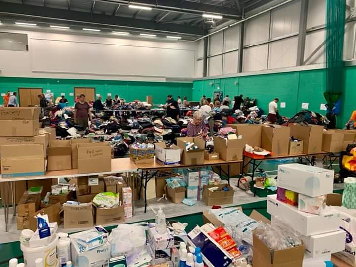 CreweLabour's tweet photo. *PLEASE SHARE*
We are now being asked to encourage anyone or any family members that were affected by Thursday's fire to come along to the lifestyle centre this morning, to get some donations to help them start to rebuild - there really is an awful lot of stuff! https://t.co/AQXJSzvKyy
