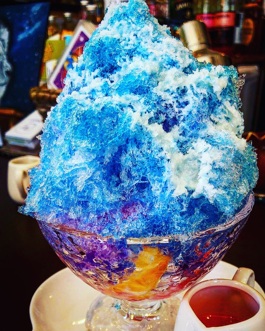 Towlsdream's tweet photo. Owl’s Dream 特製カキ氷!
ハーブのバタフライピーを抽出した氷にポッピングボバやアイスクリームが入ったスペシャルな逸品!色、味の変化をお楽しみください!#カキ氷 #横須賀カフェ #ポッピングボバ #バタフライピー #owlsdream #京急大津 #夏スイーツ #アイスクリーム #shavedice #yokosuka #sweets https://t.co/FM6F9DZYiA