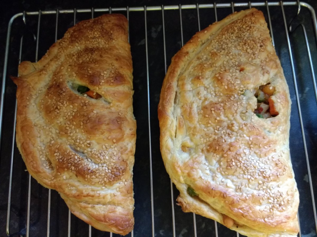 Curried chickpea pasties for tea

#plantbased