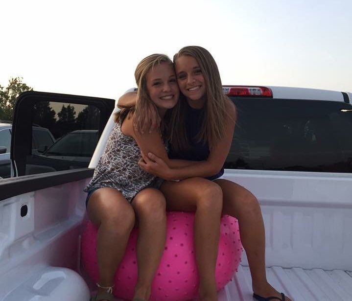 mclymer12's tweet photo. happiest of birthdays to my lil ap!! there will never be a day i’m not here for you, i love you so much and thank you for all the mems since da 5th grade! keep being you sis🦋💗 i don’t know what i’d do without you!! https://t.co/IPLgnWACPe