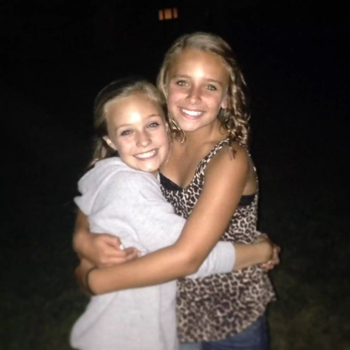 mclymer12's tweet photo. happiest of birthdays to my lil ap!! there will never be a day i’m not here for you, i love you so much and thank you for all the mems since da 5th grade! keep being you sis🦋💗 i don’t know what i’d do without you!! https://t.co/IPLgnWACPe