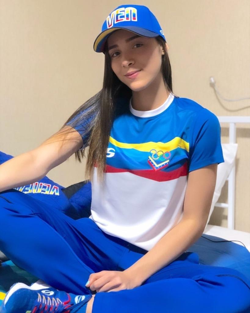 Felicitaciones a Claudymar Garcés <a href="/claudymargs/">Claudymar Garces</a> . Excelente actuación en los juegos Panamericanos @Lima2019Juegos . Medalla de plata en kárate. Eres una gran guerrera que nos hizo vibrar. Ahora a buscar cupo a Tokio 2020. Vamos que si se puede!!!!