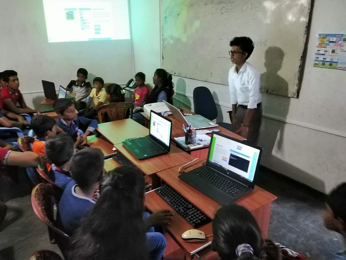 CoderDojoLK's tweet image. CoderDojo at Future Tech Lab Kuliyapitiya #lka #coderdojo #coderdojolk