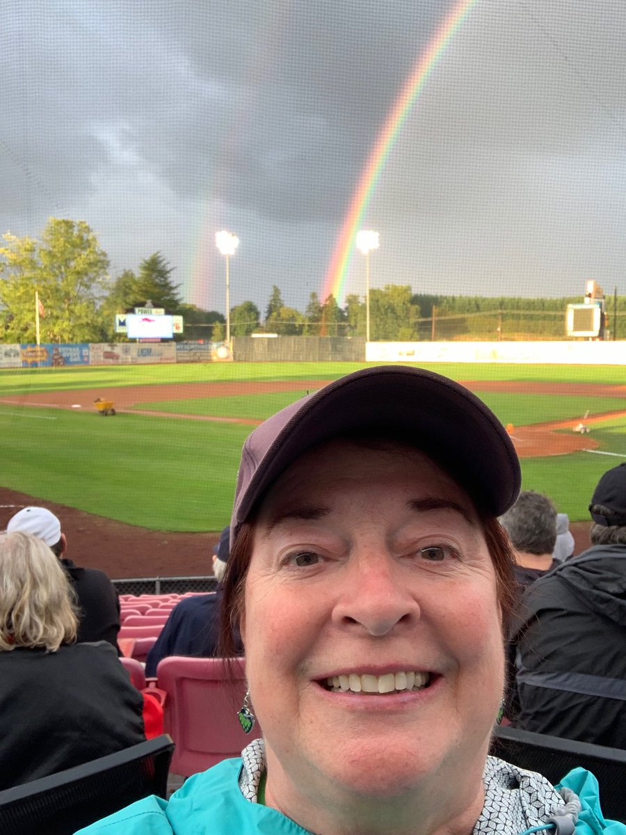 DebraAPappas's tweet photo. #Allhoppedup Good luck for the Hops!🌈 https://t.co/gcLkmIi4Vd