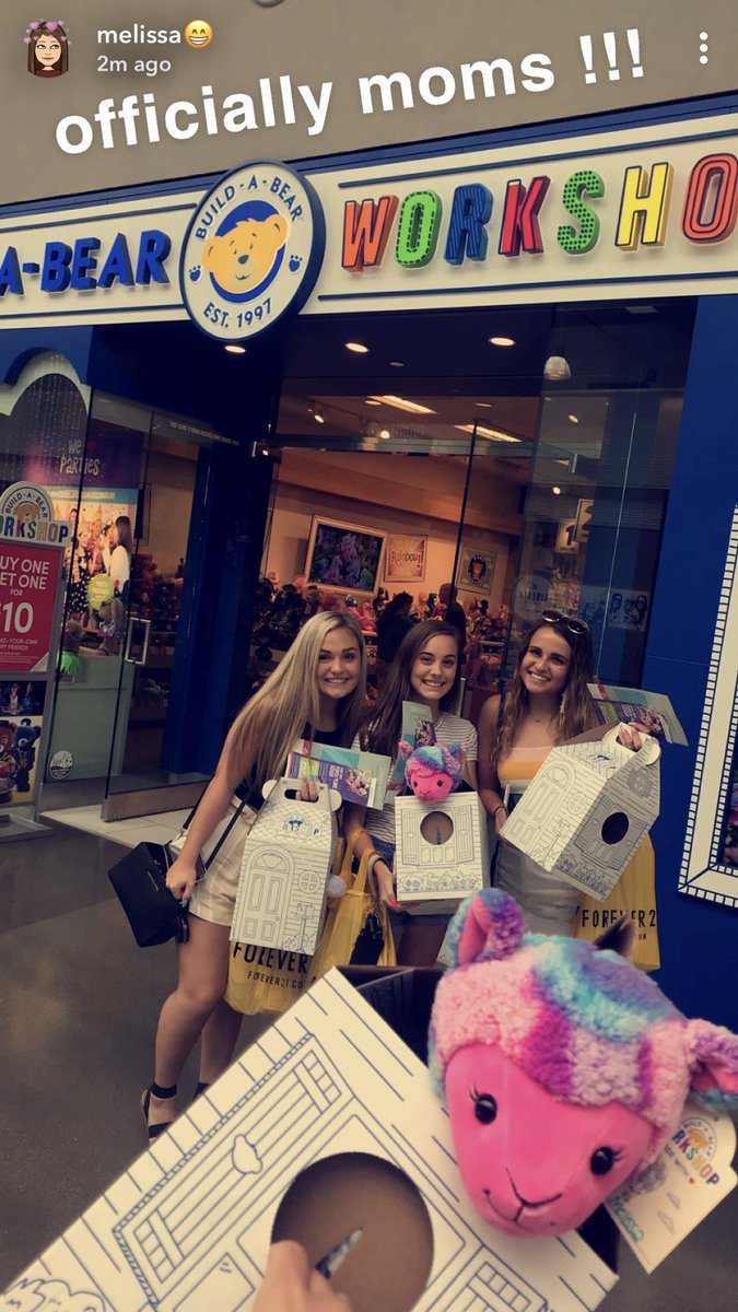 Madison_cotton1's tweet photo. happy 17th birthday to my bestie for as long as i can remember!! i hope you had a great day 💓💓💓💓 https://t.co/xkCpqRBUct