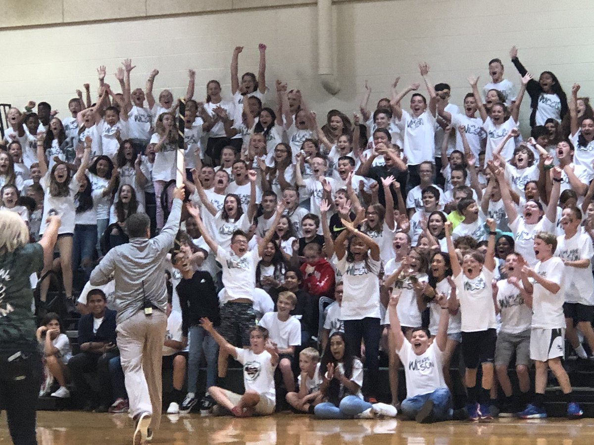 AreStingers's tweet photo. Thank you Ms. Lavender for the awesome pep rally pics...the place was absolutely #stingersrocking https://t.co/6gHpFHWUhY