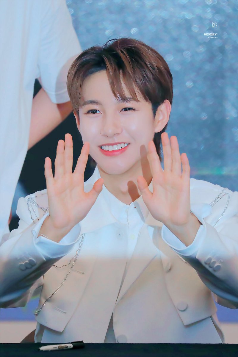 RENDRY323's tweet photo. 190810 #RENJUN #런쥔 #黄仁俊 #NCT 

잘생기고 다정한 미남을 좋아하고 있어요 . . https://t.co/JkmbpHTU7a