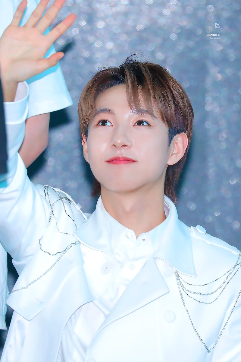 RENDRY323's tweet photo. 190810 #RENJUN #런쥔 #黄仁俊 #NCT 

잘생기고 다정한 미남을 좋아하고 있어요 . . https://t.co/JkmbpHTU7a