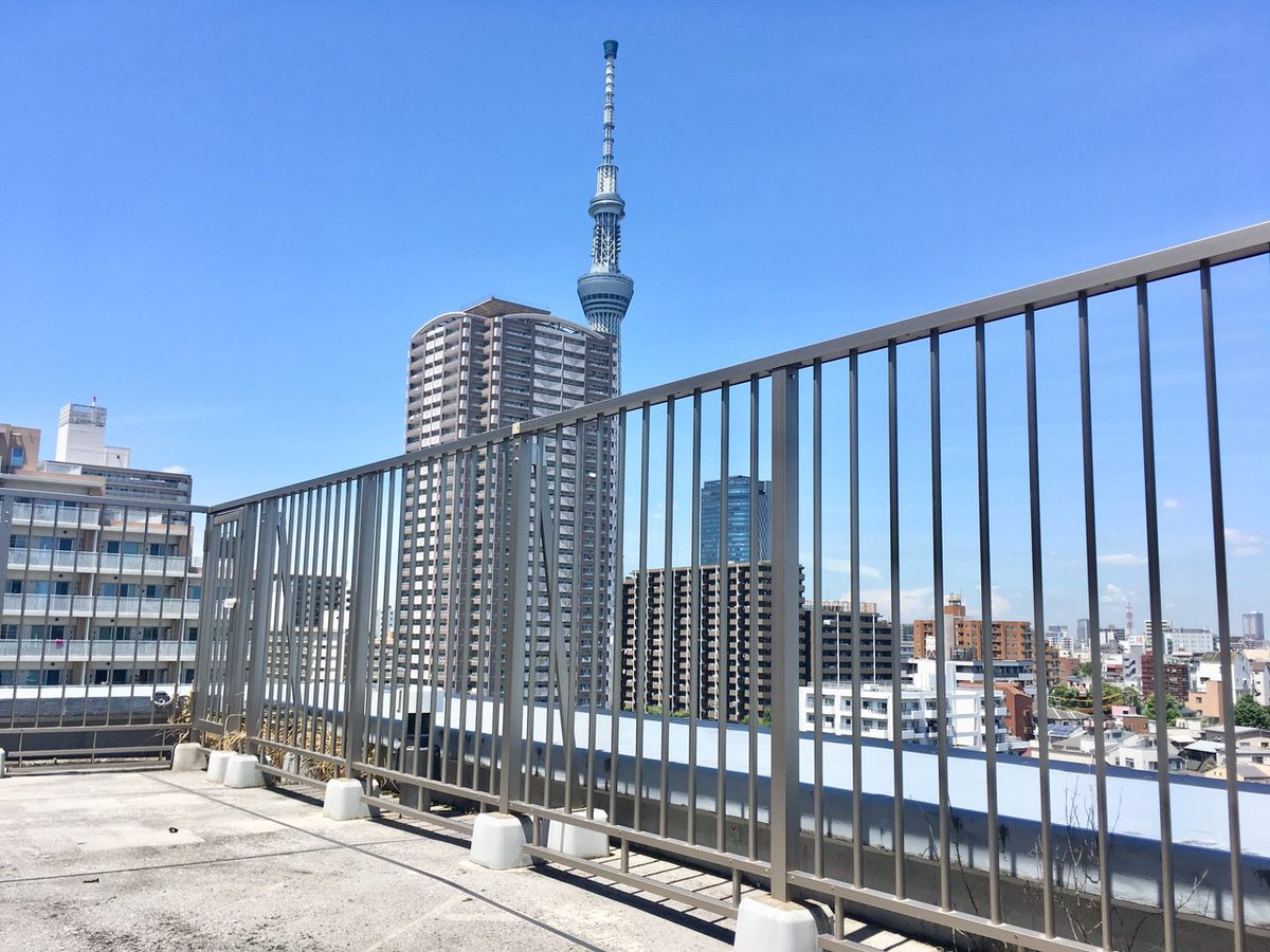 Goodroom グッドルーム Twitterren 隅田川の近くのルーフバルコニーつきのお部屋 ここにアウトドアチェアを置いて お酒を片手に優雅に花火を見物 秋は読書をしたり 家庭菜園だってできちゃう ルーフバルコニーがあるだけで 心の余裕と日々の豊かさが変わり