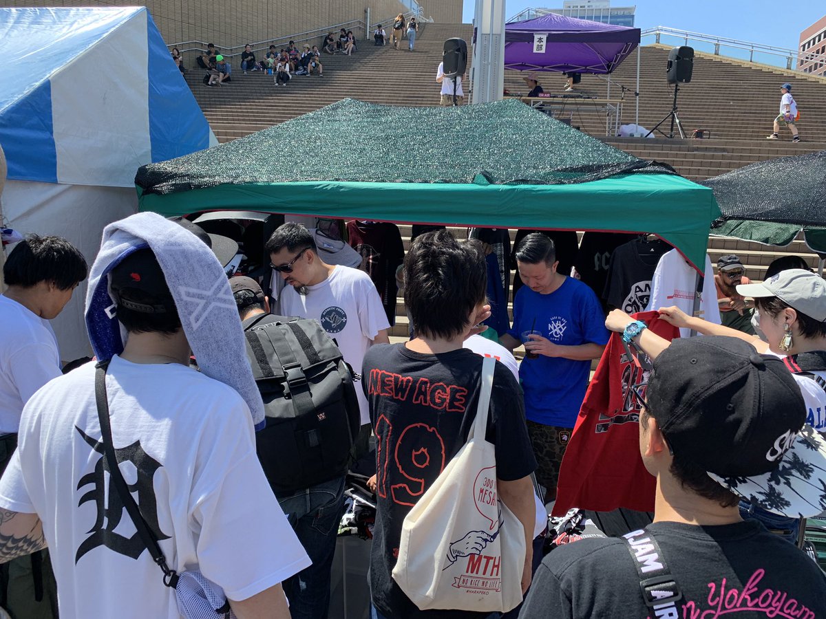 RETRIBUTION178's tweet photo. Come hang to Fleatime @fleatime_official at Osaka ⛺️👕🔥
灼熱感ありますが沢山の方が訪れて盛り上がっています!服は常時追加いたしますのでお待ちしています!#fleatime #fleamarket #merchdig #retribution178 https://t.co/FwZOESuSak