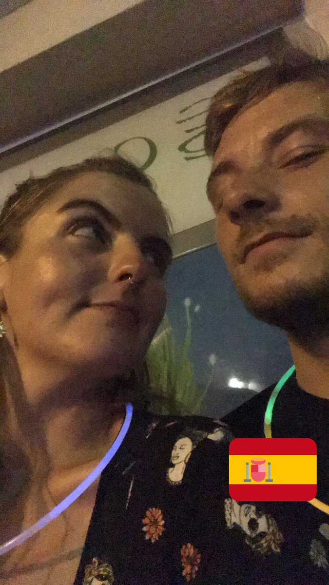 edaizy's tweet photo. i love u to the moon sun stars above n beyond @philofnonsense https://t.co/euw0yWmOMU