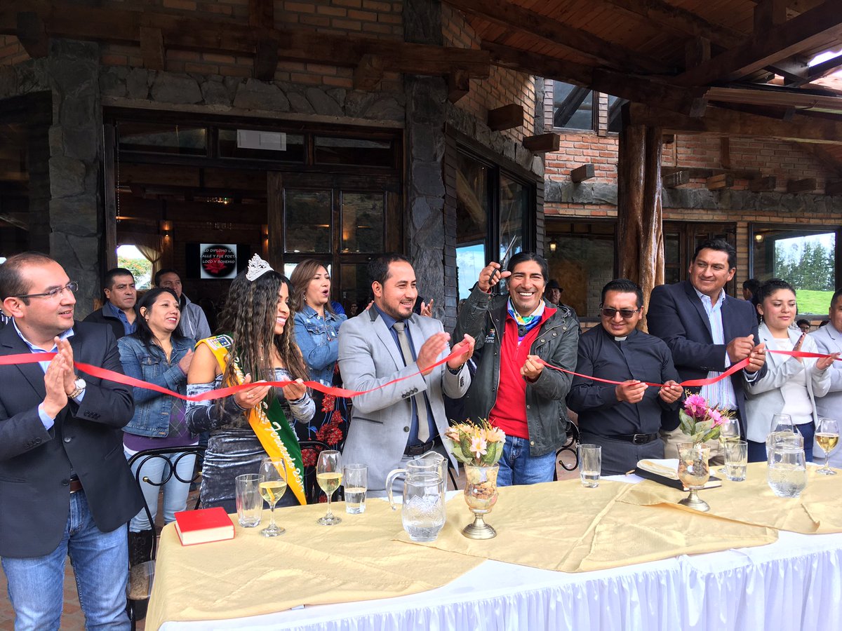 AzuayPrefectura's tweet photo. Con gran expectativa está mañana y tarde @yakuperezg compartió con #PatricioIllescas de la inauguración del #Intihuatana, un lugar turístico, rústico de magnífica gastronomía, ubicado en el cantón @SanFerMunicipio https://t.co/WMqx8meGv4