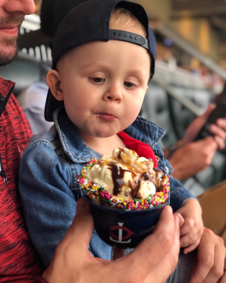 AlyssaLEbel's tweet photo. Take your toddler to work night with @fsnorth (during a @Twins rain delay). #OnlyinMN #MNTwins ⚾️❤️ https://t.co/2WJ13sGFLk