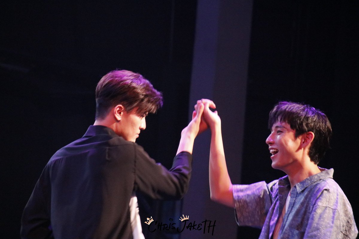 ChrisJakeTH's tweet photo. งื้อออ น่ารักไปหมด
#CJAKFanMeetinginBKK #ChrisJakeTH https://t.co/mpYzf2awEp