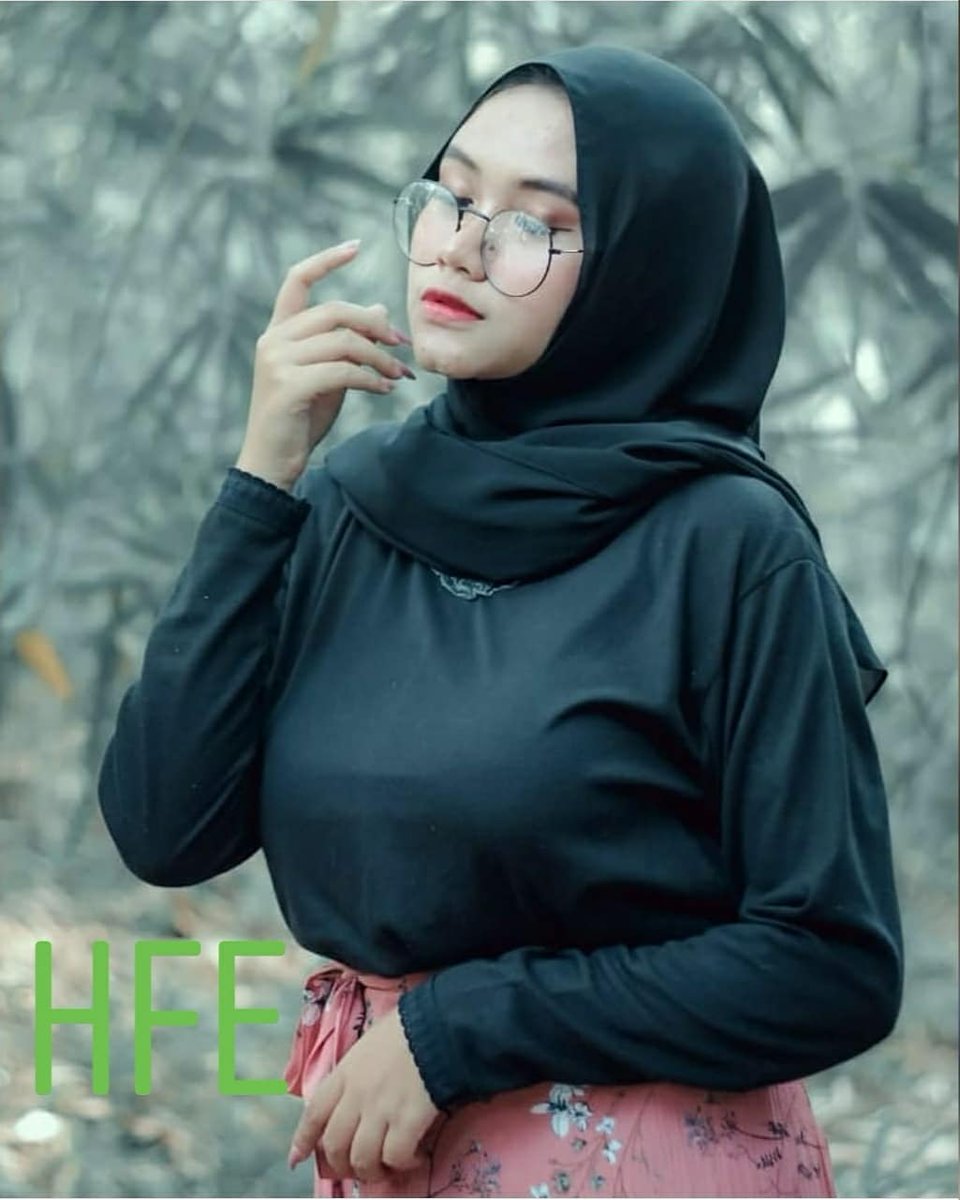 Off0off's tweet photo. #OnoffHijab #Jilboob #Hijaboobs https://t.co/9pnNbPSGpW