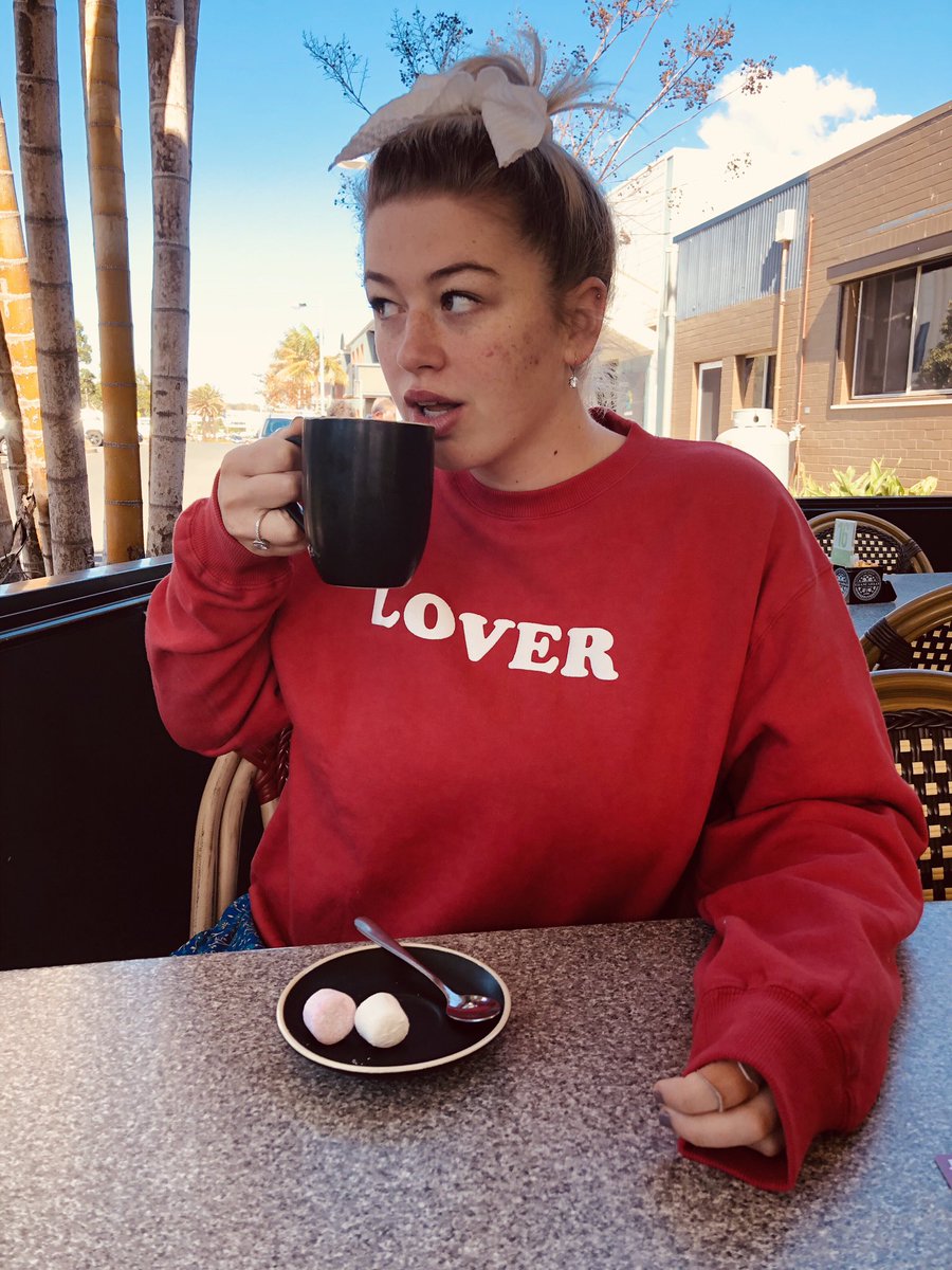 swiftlywonders1's tweet image. Pre order lover now!
That’s the tea for today ☕️🏹💗💋

@taylornation13 @taylorswift13 

#lover #taylurking #taylornation #taylorswift