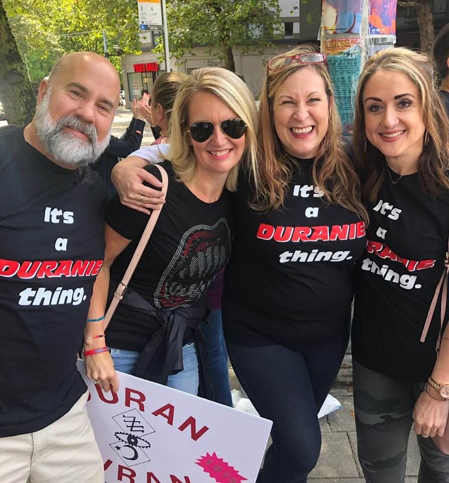 marykimg's tweet photo. @duranduran @dombrownmusic @AnnaRoss33 #DDAD19 I had the best day ever in my Duranie friends!! #themusicsbetweenus #duranies4life https://t.co/u2rS2nucfW
