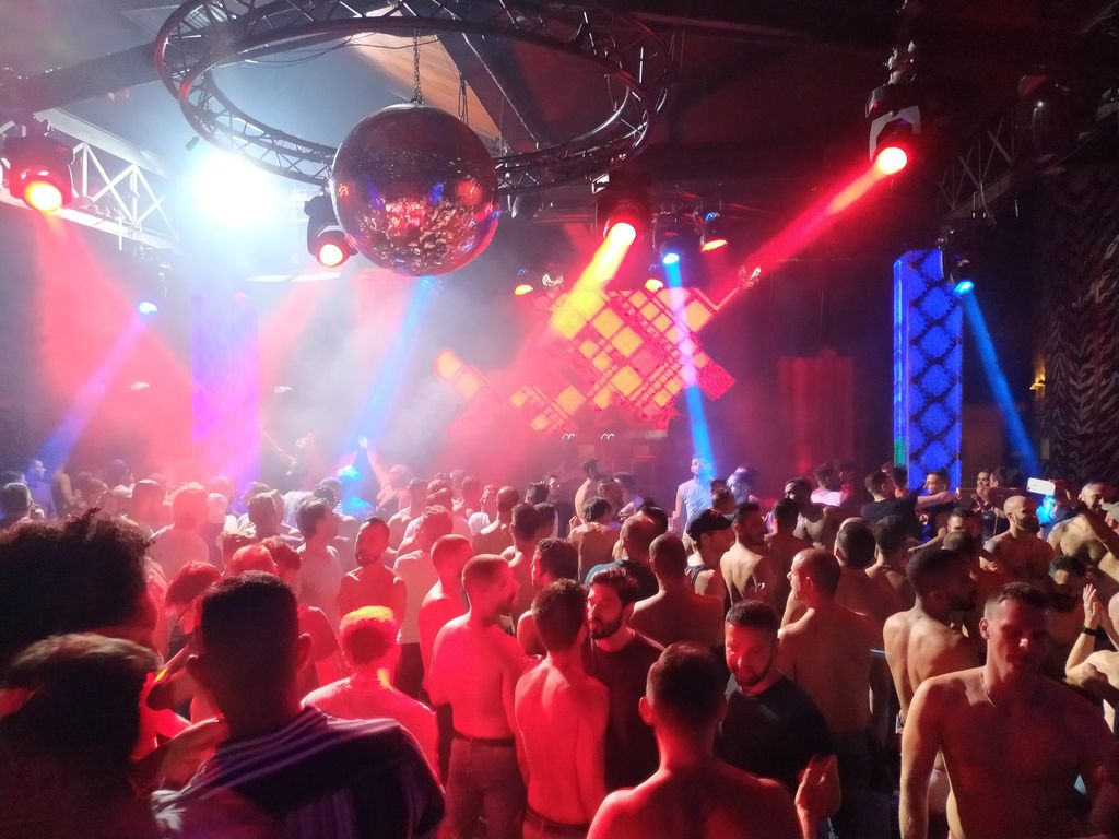 DjNunoScuba's tweet photo. A FESTA!! 

Festa de encerramento do festival gay de verão do @Construction, SUNMAN, a bombar a noite toda!

Obrigado Lisboa!
@binomiodj
@rodolfobravat
@miss Nutz
@djnunoscuba!

Obrigado Lisboa! https://t.co/I9H70dFDRb