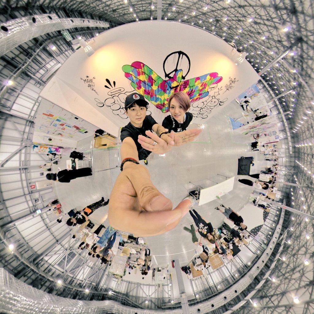 SEOULTOKYO3's tweet photo. 8/3~8/4 ビッグサイト青海展示棟で開催されたデザインフェスタに参加!
EAST PEASE
livepainted by leodav
#seoultokyo
#lac_studio
#leodav
#dasolworks https://t.co/Ual3Ff94FU