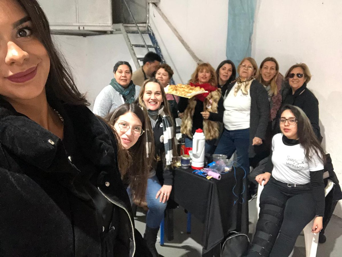 ValeriaSwoboda's tweet photo. Feria Solidaria de hoy, de todo un poco! Gracias a los que se acercaron a colaborar 💗 #CHACOEXISTE https://t.co/13JrnBZ3T3