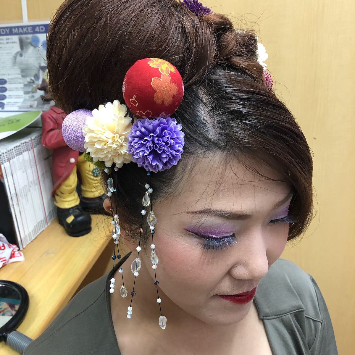 雪音 よさこい祭り19 本祭2日目 高知市の美容室 アリス さんで連日ヘアセット こんな髪型初めてー 本日も よんでん の地方車に乗り歌うので テンションあげつつ地域の皆さんに感謝をこめて踊り 歌い きります 見かけたら踊り子さんに 雪音 よさこい祭り19 本祭2日目 高知市の美容室 アリス さんで連日ヘアセット こんな髪型初めてー 本日も よんでん の地方車に乗り歌うので テンションあげつつ地域の皆さんに感謝をこめて踊り 歌い きります 見かけたら踊り子さんに