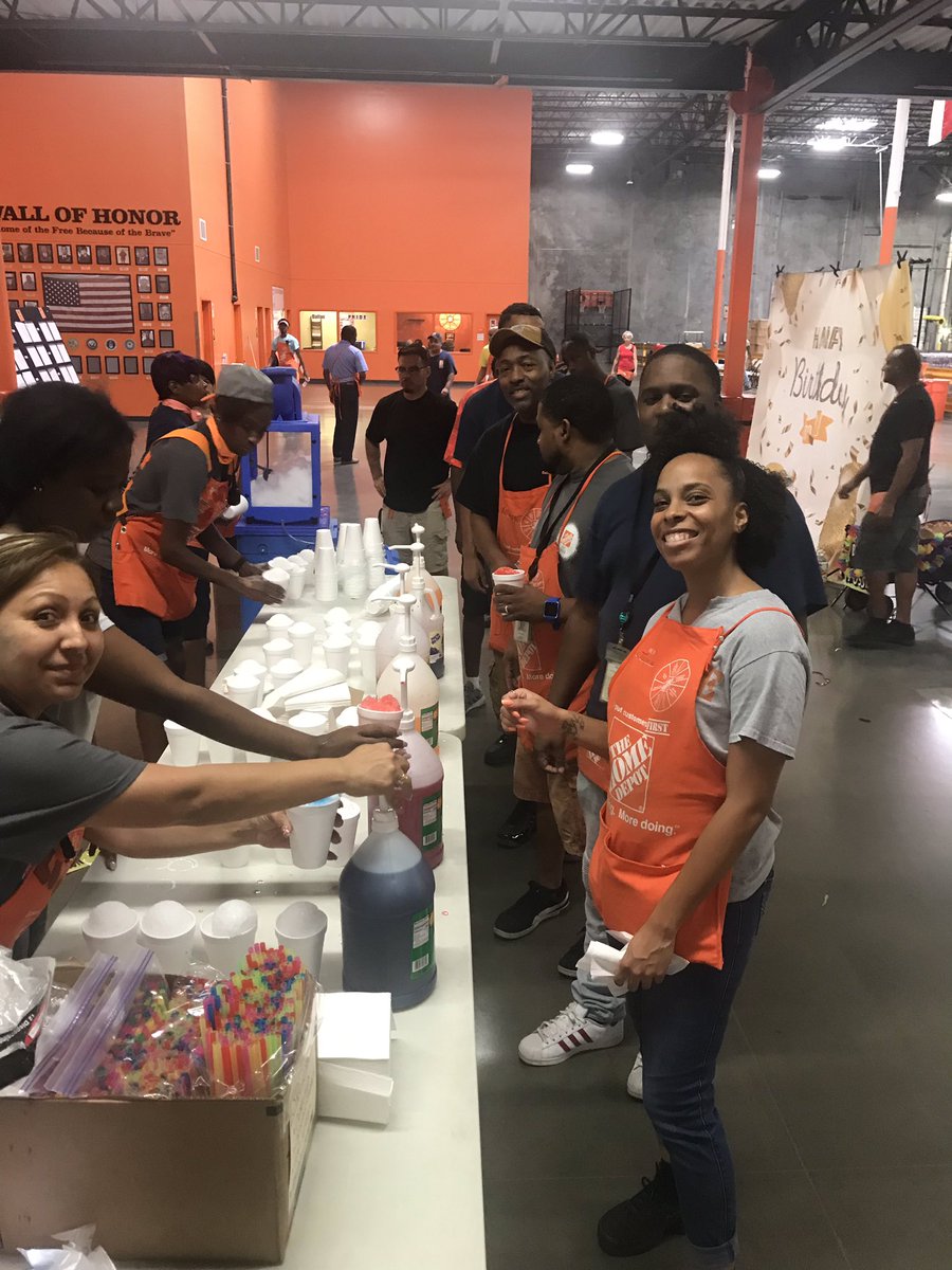 samuelTHD5023's tweet photo. Snow cone day, trying to cool off in this Texas heat https://t.co/hjt1dB3B3K