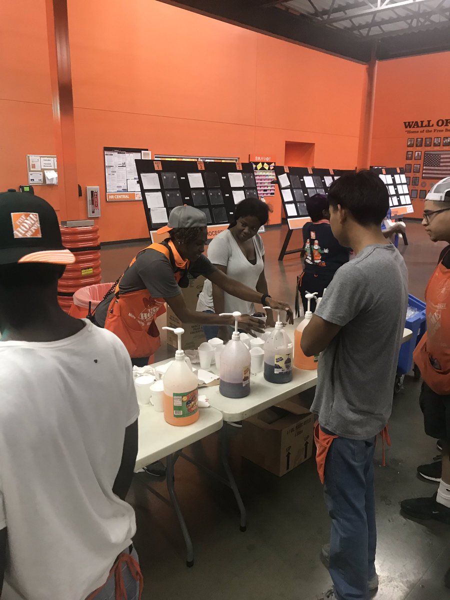 samuelTHD5023's tweet photo. Snow cone day, trying to cool off in this Texas heat https://t.co/hjt1dB3B3K
