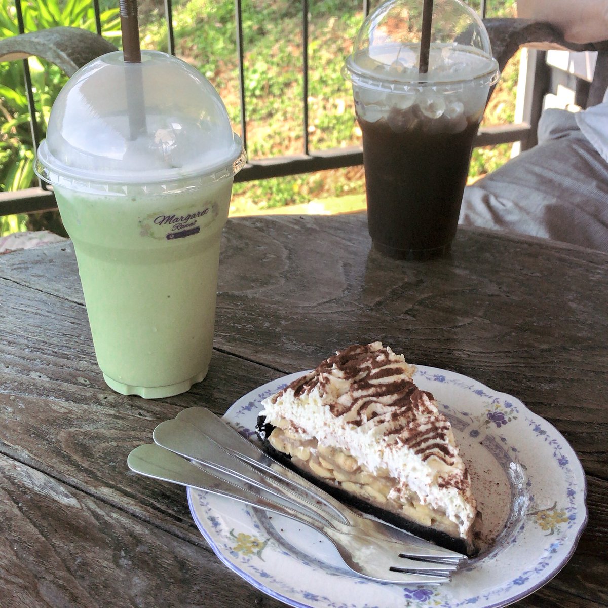 ChewPhuket's tweet photo. 𝑴𝒂𝒓𝒈𝒂𝒓𝒆𝒕 𝑭𝒓𝒆𝒔𝒉 🌿
คาเฟ่ลับวิวทะเลบนเขาเปิดแค่ 3 วันต่ออาทิตย์ วิวเริ่ดมากแม่ได้นั่งชิลชมวิวทะเลที่มองลงมาจากบนเขา เงียบสงบรอบข้างเป็นป่าไม้ล���พัดเย็นสบาย💙

• ราไวย์ , ภูเก็ต (เปิดศ ส อา)

@aroii @kinjubkinjib @Kin24hrs #รีวิวภูเก็ต #อร่อยบอกต่อ #chewphk https://t.co/6Nxs178yTN