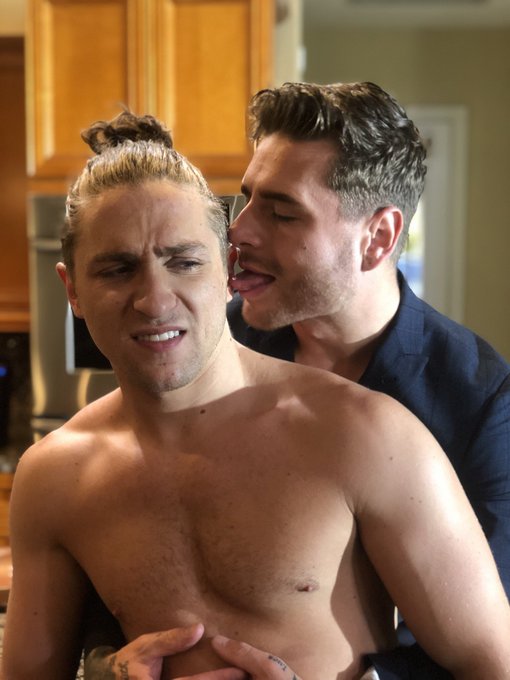Two of my favorite goofballs in the biz. I love you both!! 😝 @CalvinBanksxxx @JoshMooreXXX https://t<a href="/tag/scaredstiff2"class="tags"><span>#scaredstiff2</span></a>