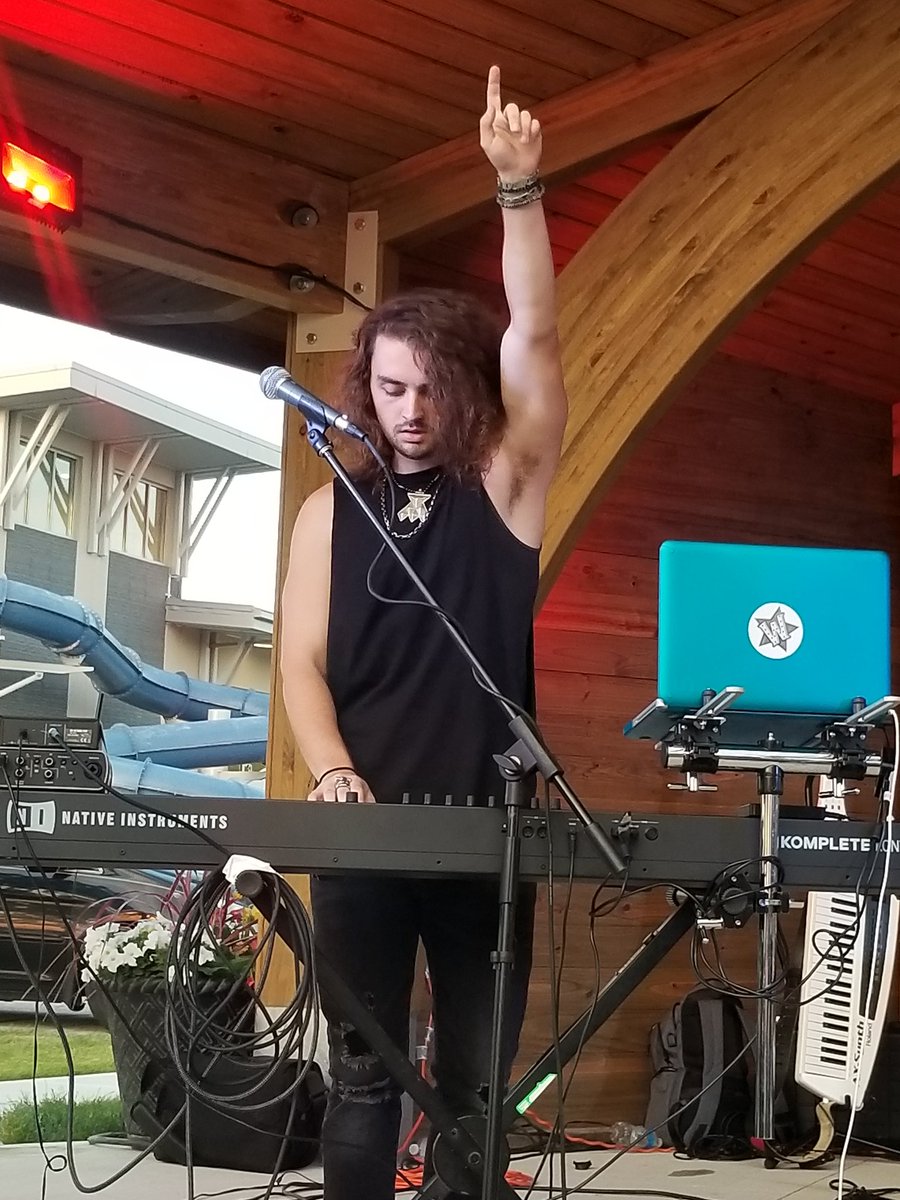 RecessAmbs's tweet photo. Tonight was a dream, we couldnt imagine a greater way to end the Summer season! We'll post pics and videos as soon as we can!
We love you!! @RecessOfficial @alexrazzzy @AnthonyFondale @VincentFondale @arslankhan27 https://t.co/gtU19IVO2C