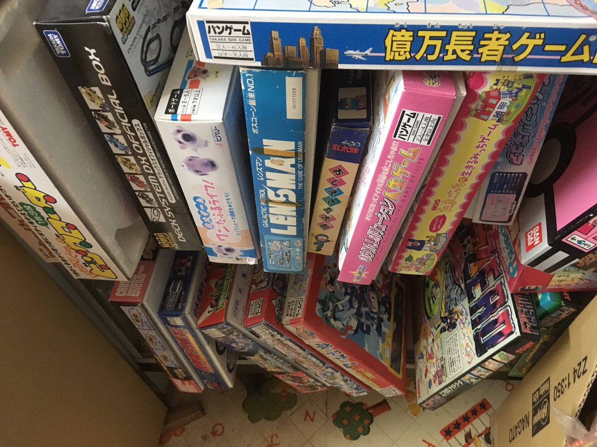 讃岐のジョン ナ ラン 紀州の 的な とある高知のおもちゃ屋さん 当分来れなかったが久々にやってきた 片道約3時間半w 店長は高齢のおじいさんだがまだまだ元気 ただ電話して空いてるか確認しないと閉まってることもw あ レンズマンの