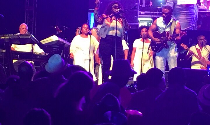 QuietStorm_79's tweet photo. Hot August Jazz: Norman Brown &amp; Angie Stone closed day 2 of the #LBJazzFest Saturday night in Long Beach California. #normanbrown #normantics #Jazz #lbjazzfest #lbjazz #smoothjazz  @angiestone @KmBenoit @RainbowPromo @lbjazz https://t.co/zbz2bn66Zd
