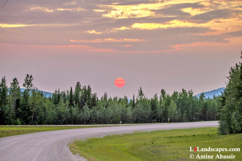 AmineAbassir's tweet photo. Sun looking like Jupiter.
Alaska Highway in Yukon
#alaska #alaskahighway #yukon #canada #drone #dronephotography #dronestagram #landscape #landscapephotography #nature #highway #explorecanada #aerialphotography #aerial #phantom4pro #dji #fortnelson #rockymountains #fromhighabove https://t.co/xcBPUFy6co