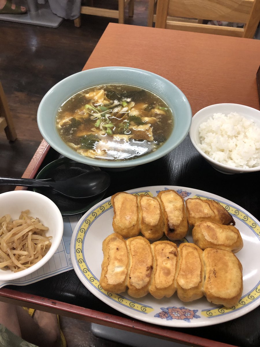 ホワイト餃子高島平店