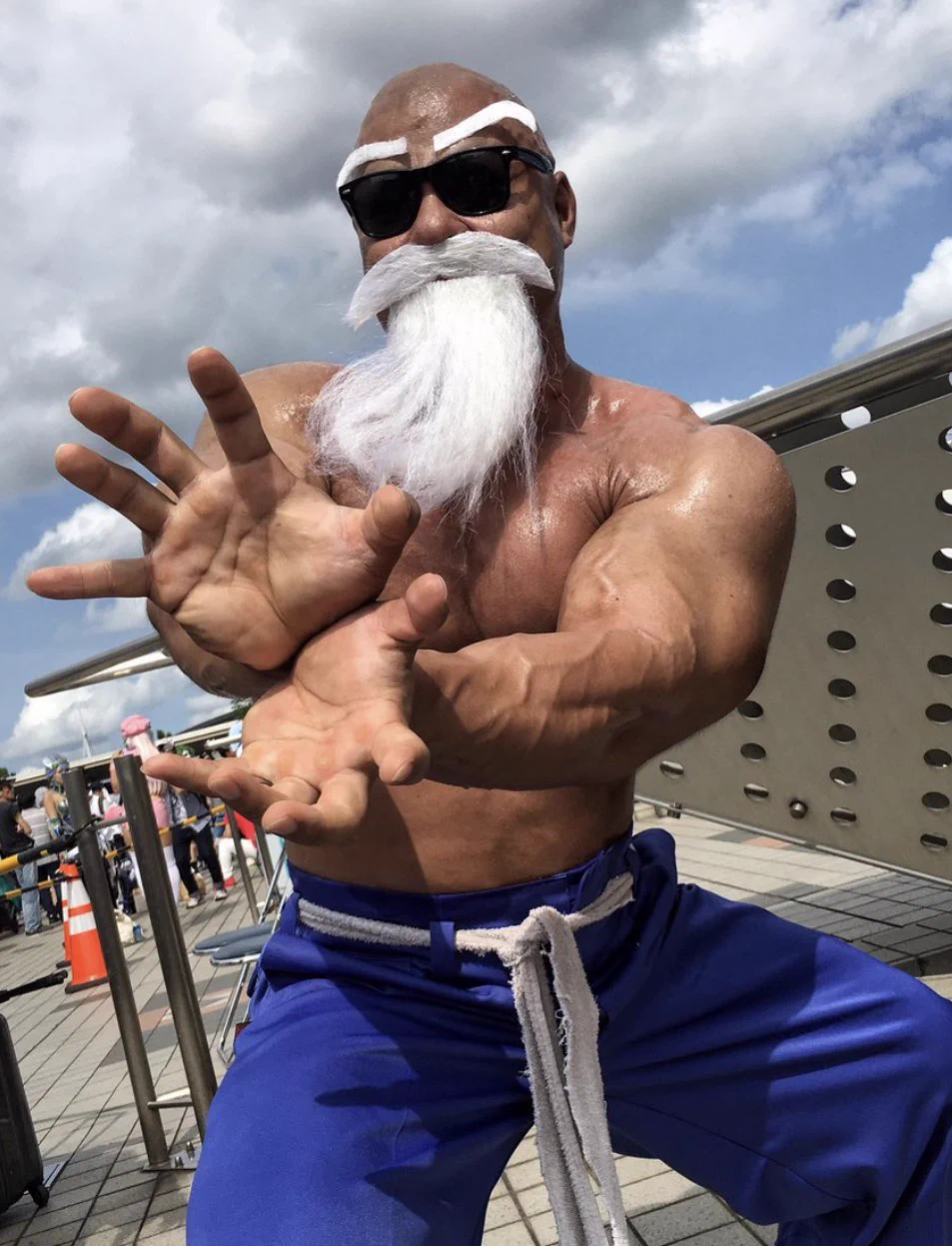 これは間違いなく強い！ドラゴンボールの亀仙人のコスプレがもはや本物www