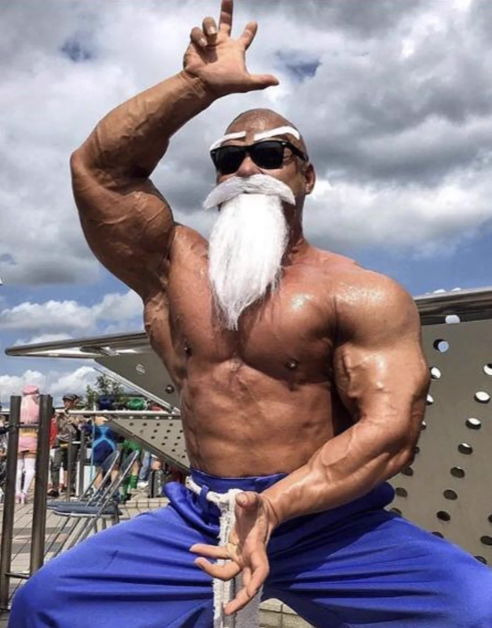これは間違いなく強い！ドラゴンボールの亀仙人のコスプレがもはや本物www