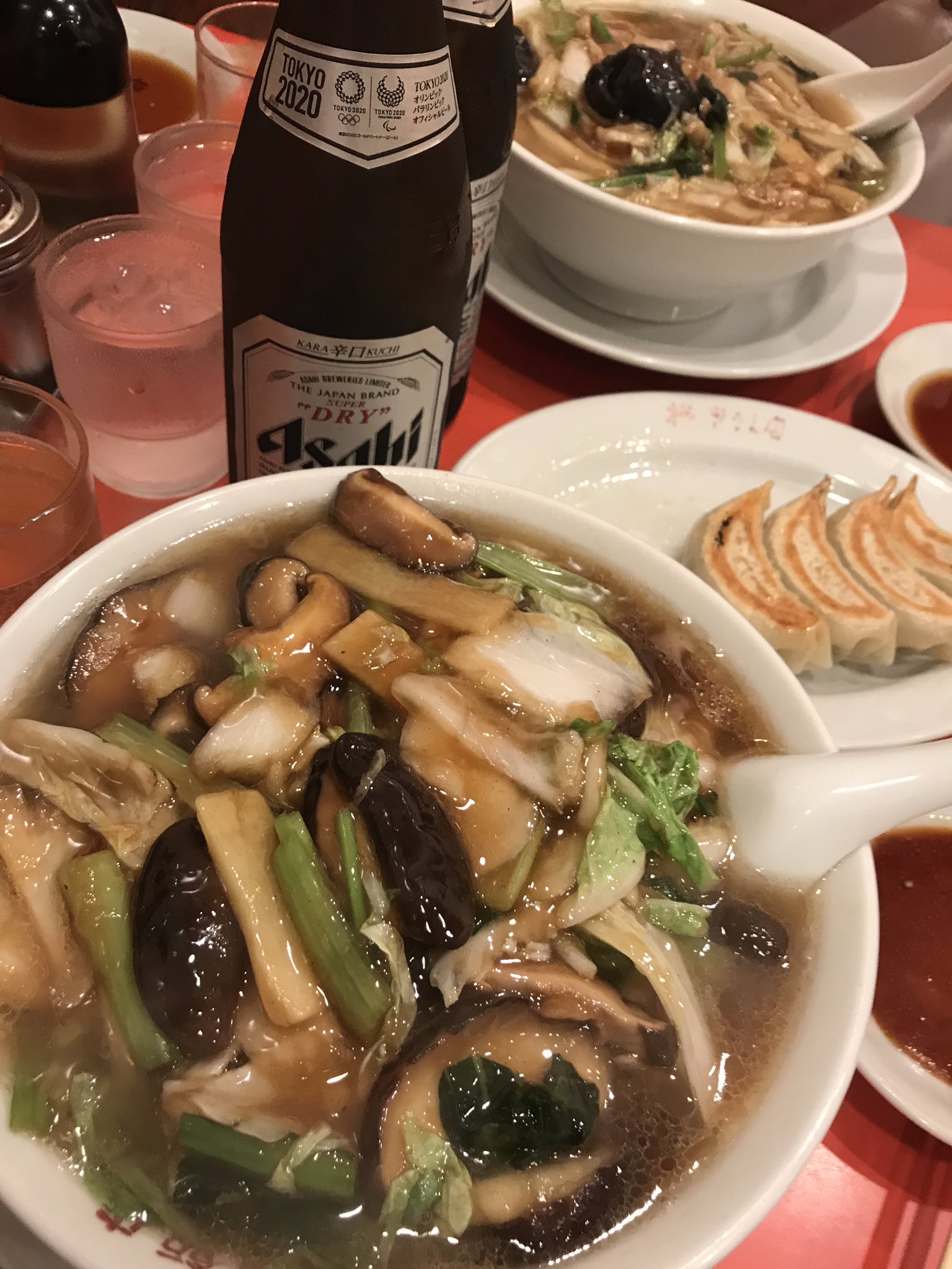 波乗りジョニー 横浜飯店 茅ヶ崎 茅ヶ崎名物アツアツハフハフ肉そば しいたけそばーウメェー プハァーウメェー 日本の夏 茅ヶ崎の夏 今日は空いてた 8月中は日曜営業 月 火休み T Co U76zoi38bb Twitter