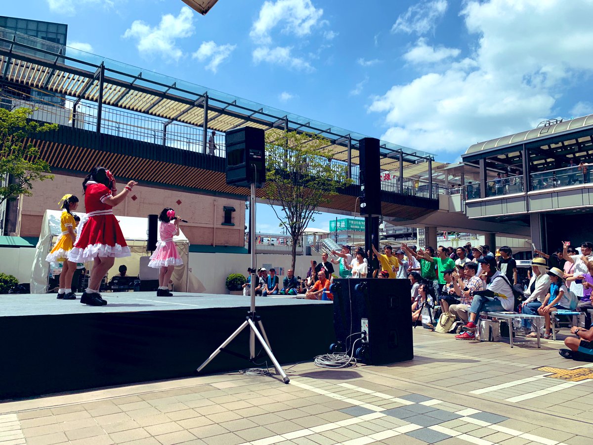 chika_k77's tweet photo. ☆フェスありがとうございました😌
去年すずななと見に行ったステージにたてて😎☺️嬉しかったな🖤
star☆Tさんありがとうございました。☆フェスは夕方までやっているので楽しんでね！

来てくれた皆さんありがとう😚
暑かったけど楽しかったね♡
夜はDtでライブです。来てね😎
 #はにぱす https://t.co/OkJg0MV2J5