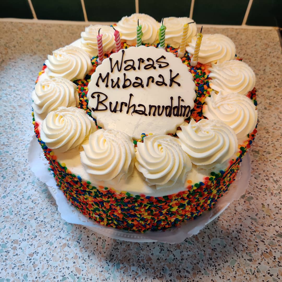 drgandalf52's tweet photo. Now that is what I call a cake.
My dear boy has his 6th waras.
Rainbow cake style 🌈 🎂
#rainbowcake🌈 #rainbowcake #waras #warasmubarak #eid #eidmubarak #eiduladha #EidAlAdha #EidAdhaMubarak https://t.co/OveZUcV3dX
