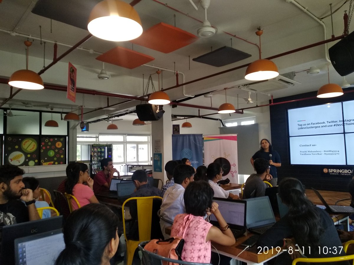 ShivaniPednkr's tweet image. R programming session @91springboard Goa
#devCgoa