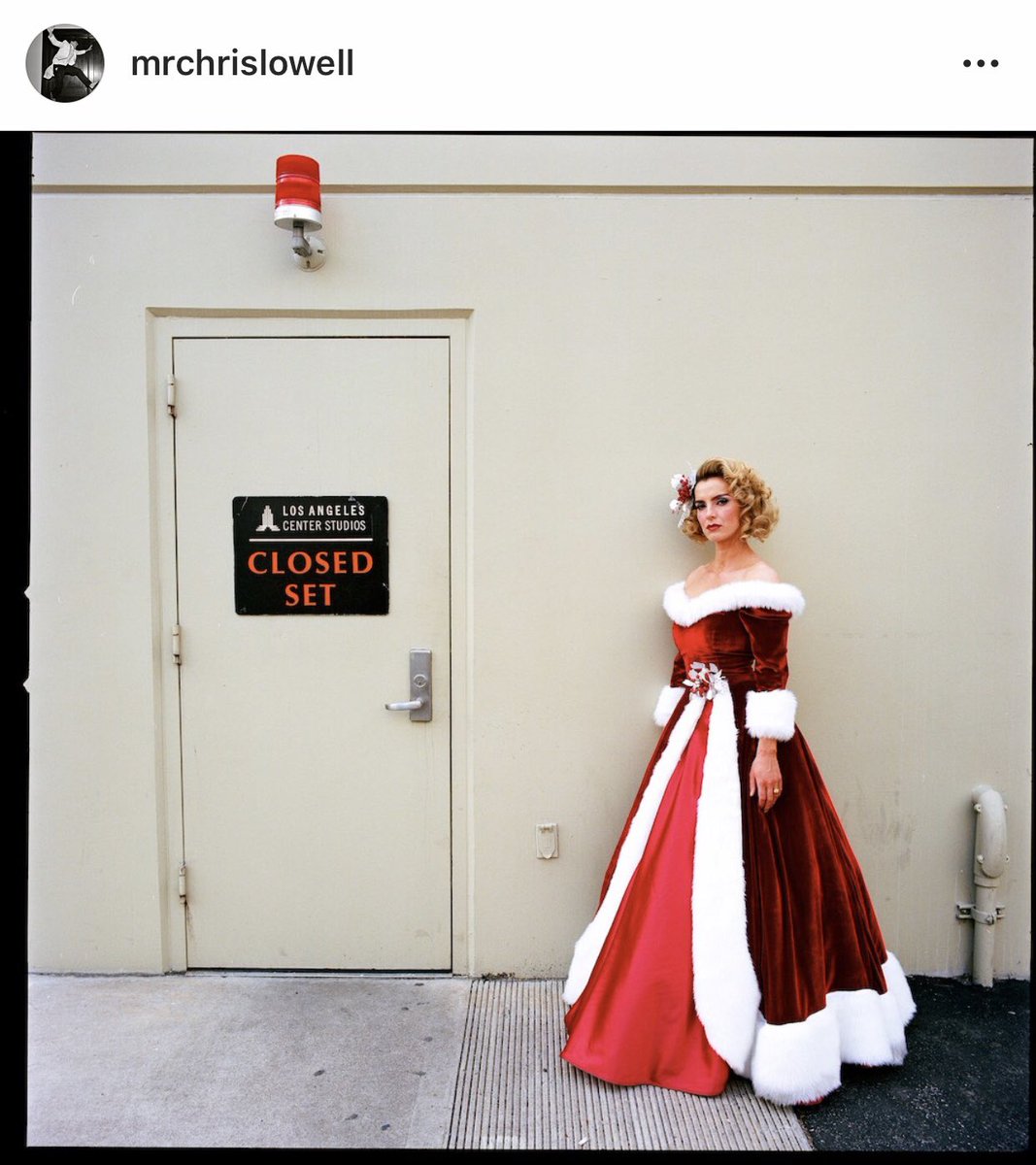 jasmin103_'s tweet image. (IG) @mrchrislowell: This year, Christmas comes early // GLOW // Season 3⁣
⁣#RED #ClosedSet #BettyGilpin #RedLight #KodakPortra400 #Hasselblad #christmascameearly #libertybelle #christmasepisode #glow #glowseason3 #vegas