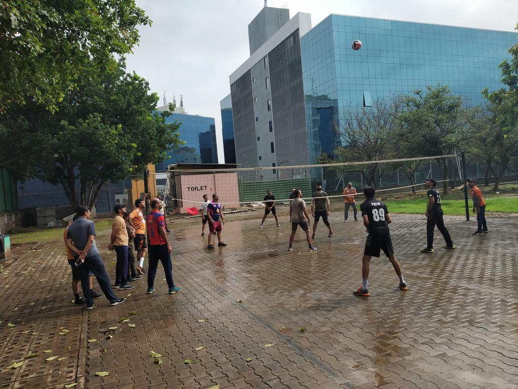 mpfpuneeast's tweet photo. Playing volleyball with friends in the rain is stress buster.. #Volleyball #mpfteam #friends https://t.co/SYSBwHVQ1d
